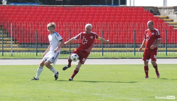 Матч поколінь в Луцьку: ветерани «Волині» проти сучасників. ФОТО