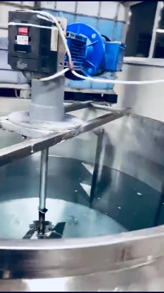 На Волині викрили підпільне виробництво антисептиків з незаконного спирту