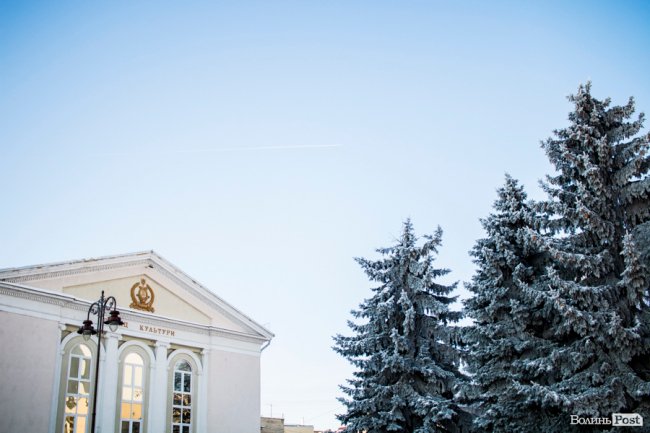 Луцьк – у кришталевій паморозі: казкові світлини різдвяного ранку. ФОТО