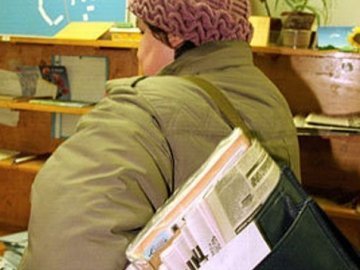 58-річну поштарку пограбували на 5 тисяч гривень