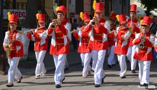 У центрі Луцька - фестиваль творчості дітей. ФОТО