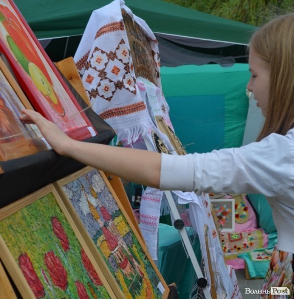 У центрі Луцька - фестиваль творчості дітей. ФОТО