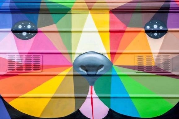 У київському метро з'явився потяг-мурал. ФОТО