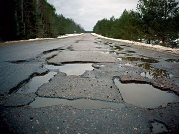 Янукович хоче відремонтувати дорогу на Луцьк