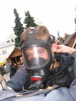 На Театральному майдані лучан навчали правил безпеки та проводили експерименти. ФОТО