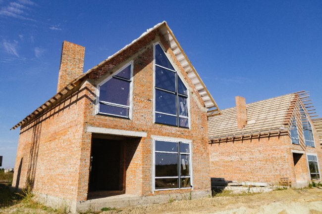 У ЖК «Струмочок» під Луцьком продають збудований котедж*