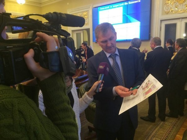 У Нацбанку показали, як виглядають нові 100 гривень. ФОТО