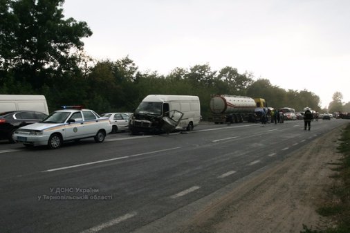Потрійна ДТП на Тернопільщині: загинув лучанин. ФОТО. ВІДЕО