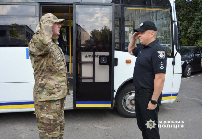 Чергова ротація: волинські поліцейські вирушили у зону бойових дій