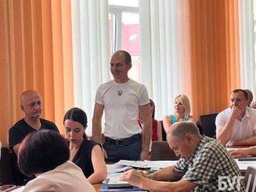 Троє депутатів райради на Волині склали повноваження