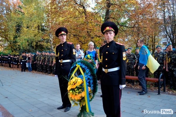 У Луцьку вшанували память тих, хто поклав життя за Україну. ФОТО
