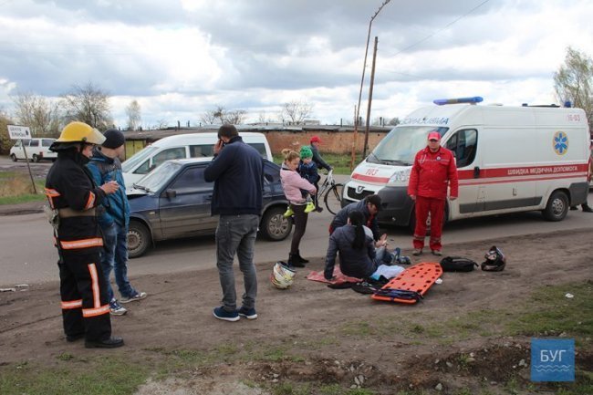 Аварія у Нововолинську: жінки на мотоциклі зіткнулися з автівкою