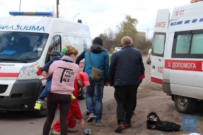 Аварія у Нововолинську: жінки на мотоциклі зіткнулися з автівкою