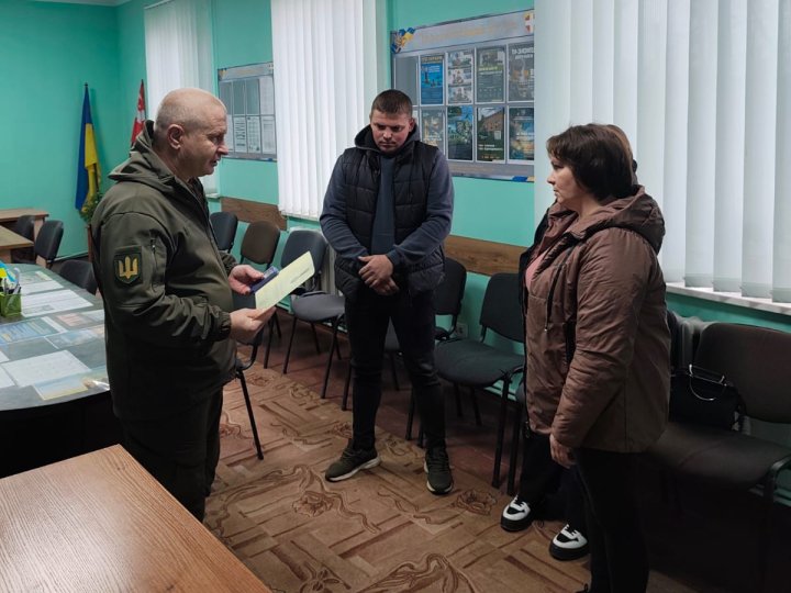 Рідним загиблого Героя з Волині вручили його посмертну нагороду. ФОТО