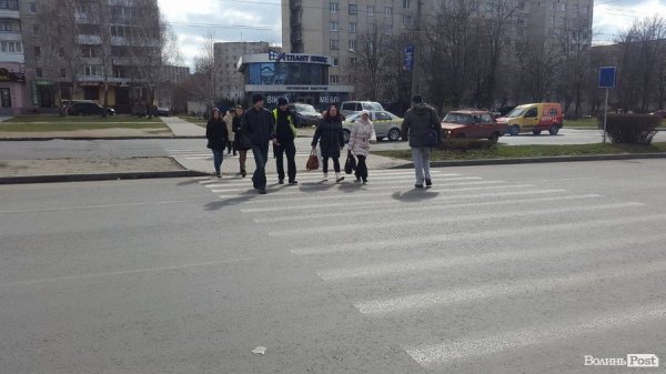 Акція від поліції «Перейди вулицю не по переходу та отримай штраф 51 гривню». ФОТО