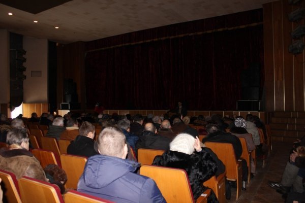 «Я тебе вилікую зараз», - полковник міліції активісту луцького Автомайдану. ФОТО. ВІДЕО