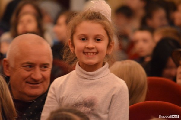 Свято кожному: майже півтисячі маленьких лучан отримали святкові подарунки