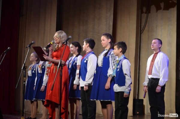 Свято кожному: майже півтисячі маленьких лучан отримали святкові подарунки