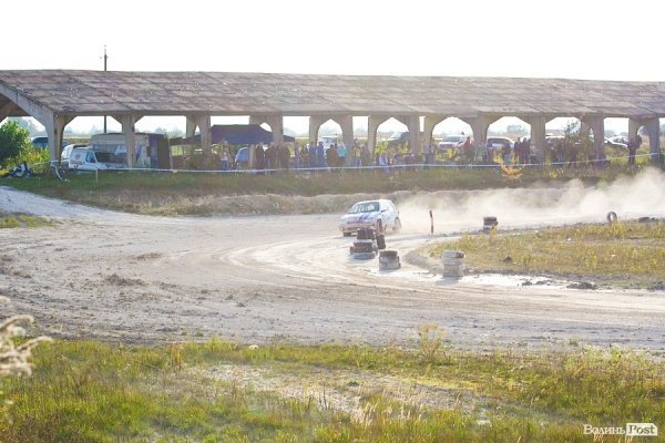 Під Луцьком відбулися автоперегони «ралі-крос». ФОТО