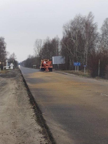 На Волині працює понад 60 машин, які обробляють дороги протиожеледними матеріалами 