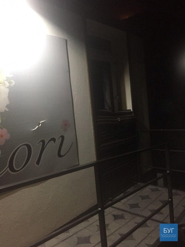 У Нововолинську знову розтрощили квітковий магазин. ФОТО. ВІДЕО