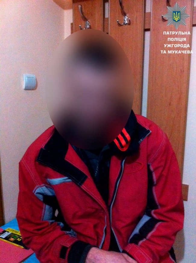 На Закарпатті з траси злетіла фура з пивом. ФОТО