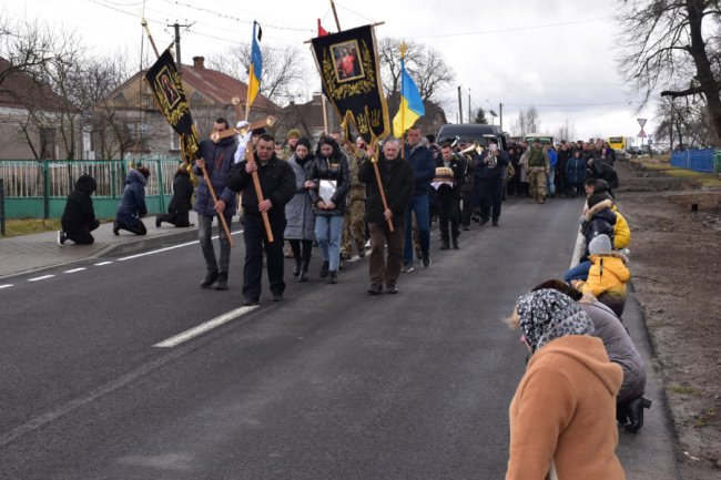 Волинь попрощалася із загиблим воїном. ФОТО