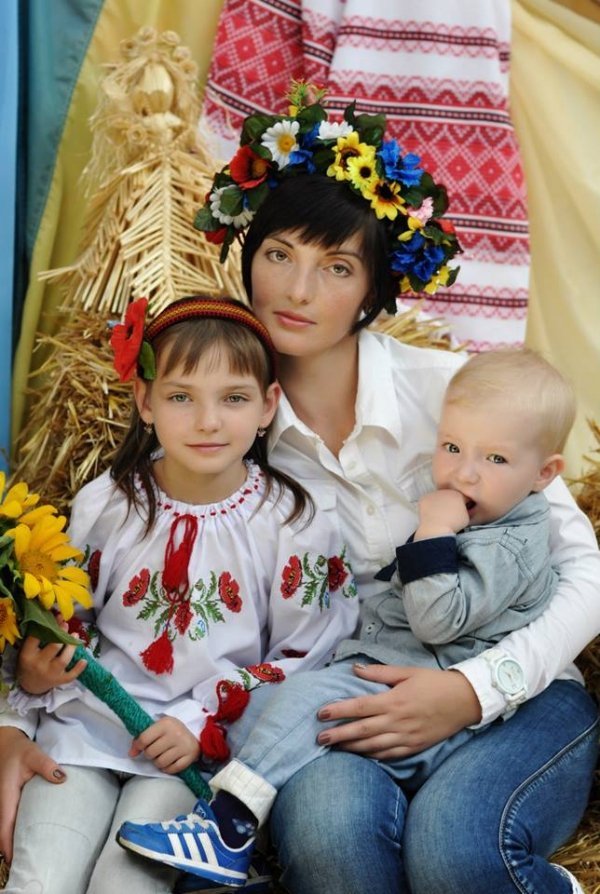 Як волинські дівчата писали листи воякам. ФОТО