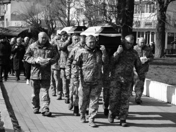У Луцьку попрощалися із трьома загиблими Героями. ФОТО
