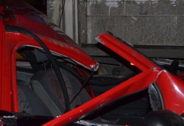 Аварія на луцькій дорозі: легковик «влетів» під вантажівку. ФОТО 