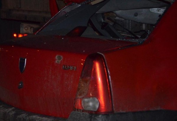 Аварія на луцькій дорозі: легковик «влетів» під вантажівку. ФОТО 