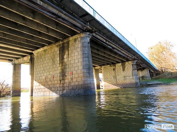 Під мостом на Ковельській