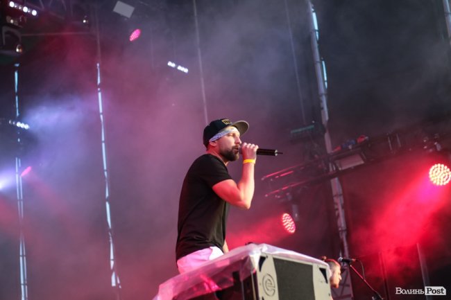«Шикидим», лірика і вибуховий «O.Torvald»: перший день «Бандерштату». ФОТО