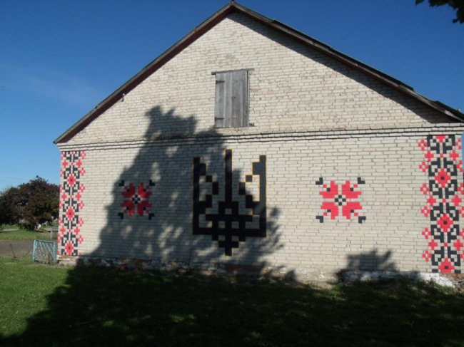 Із нагоди свята на Волині амбулаторію «вбрали» у вишиванку