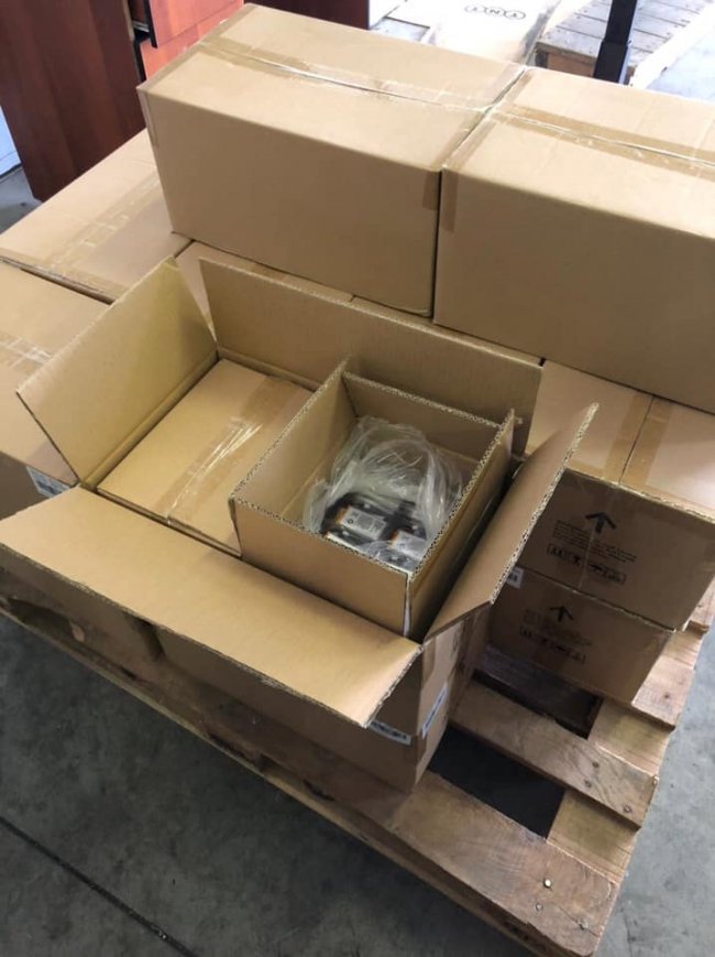 Китаянка переправляла через «Ягодин» контрабандні батареї на 1,3 мільйона. ФОТО