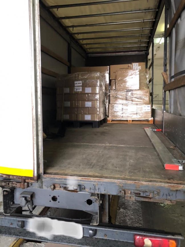 Китаянка переправляла через «Ягодин» контрабандні батареї на 1,3 мільйона. ФОТО