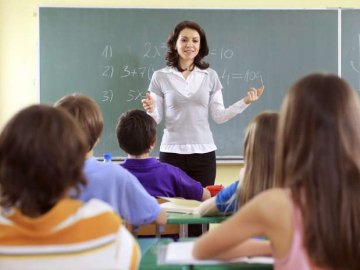 Міносвіти: підвищення зарплат освітянам зупинили, бо не вистачає коштів