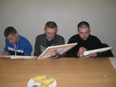 На Андріївських вечорницях волинських бійців пригощали варениками. ФОТО