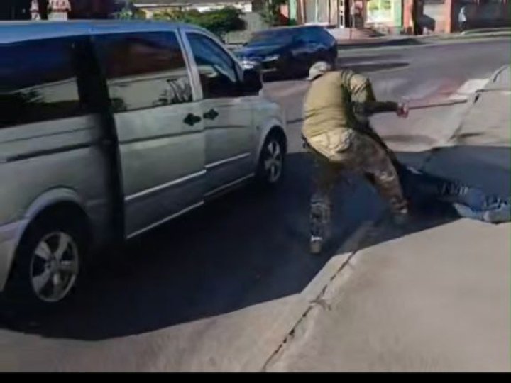 Прикинувся без свідомості: у Волинському ТЦК прокоментували затримання чоловіка у Луцьку на Гнідавській