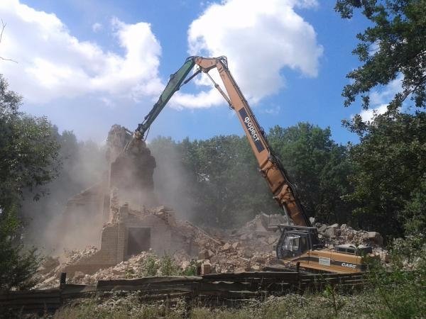 У Ківерцях знесли недобудований будинок