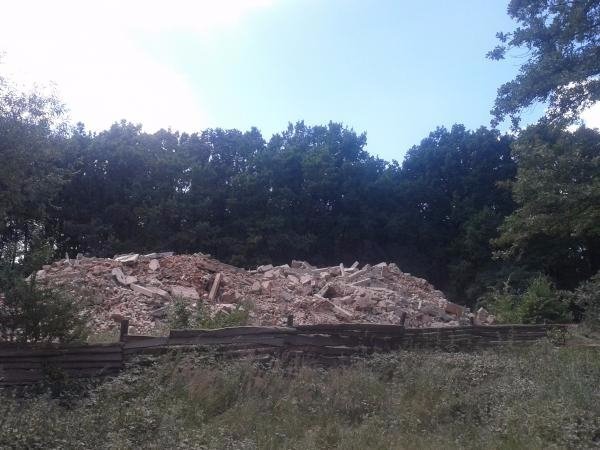 У Ківерцях знесли недобудований будинок