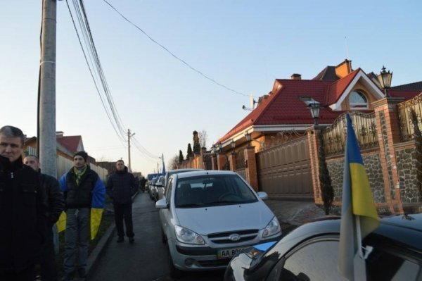 Як пікетували маєток Пшонки. ФОТО