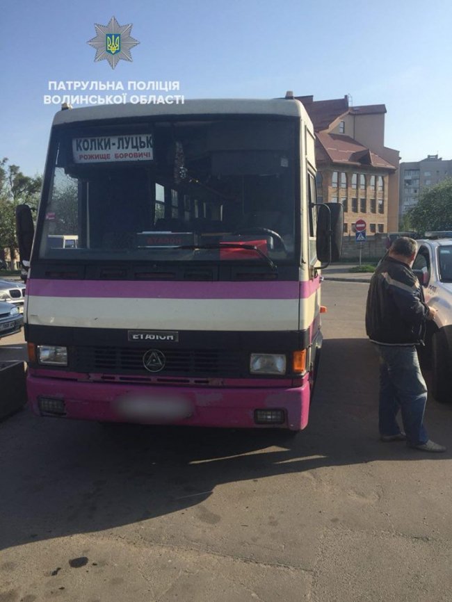 На Волині патрульні «карають» водіїв рейсових автобусів