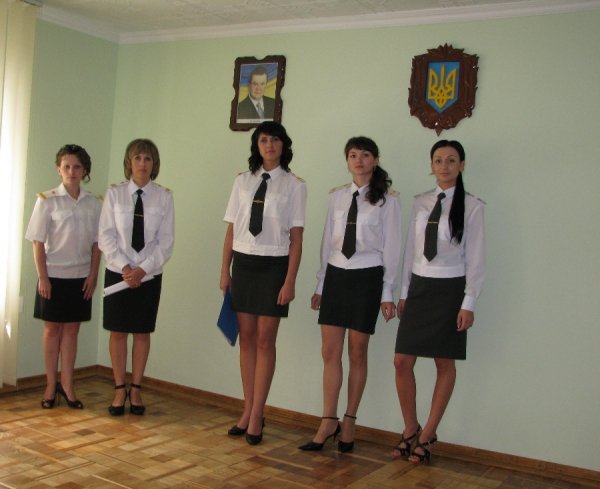 У Луцькому СІЗО тюремники обирали красивих дівчат. ФОТО  