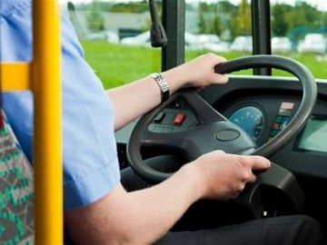 В Україні з 7 жовтня в маршрутках водіям заборонять вмикати музику