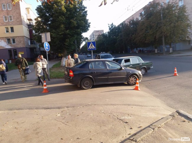 Аварія у Луцьку: не розминулися два легковики. ФОТО