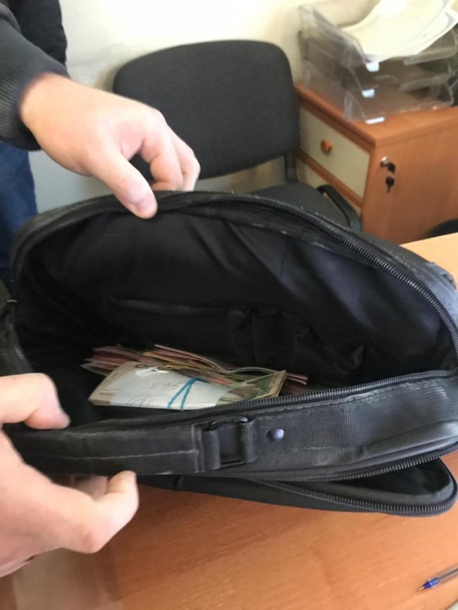 Волинського посадовця викрили на хабарі. ФОТО