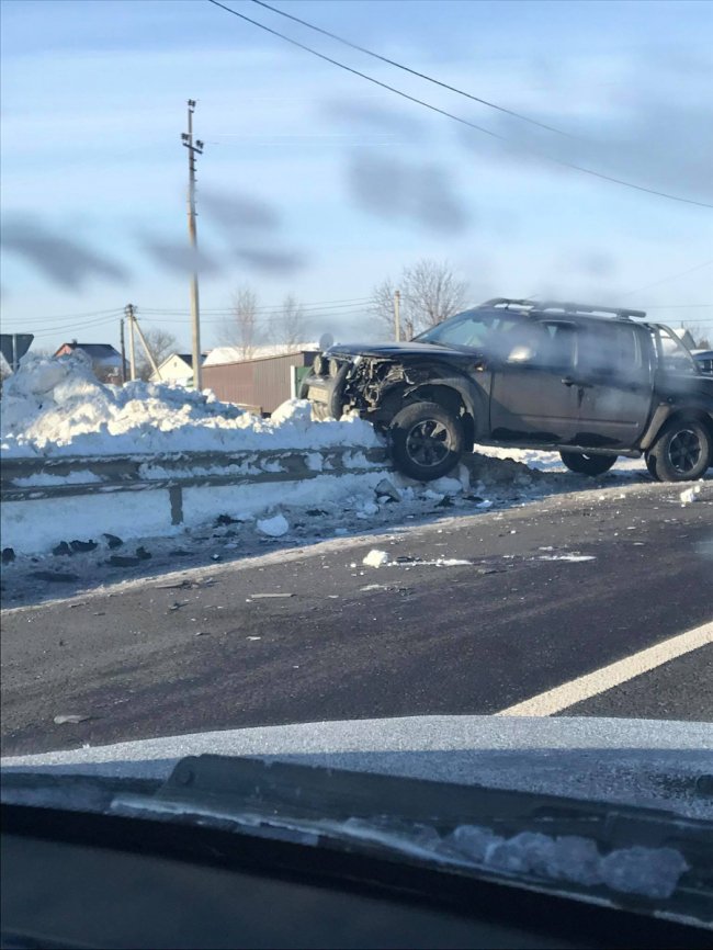 Авто відкинуло на відбійник: у селі під Луцьком трапилася ДТП