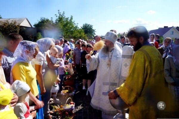 Преображення Господнє: як лучани освячували яблука. ФОТО