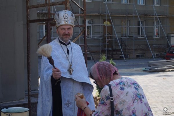 Преображення Господнє: як лучани освячували яблука. ФОТО
